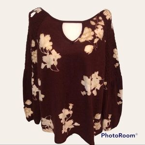 Lee floral long-sleeved top with ruched sleeves and keyhole detail size 1X